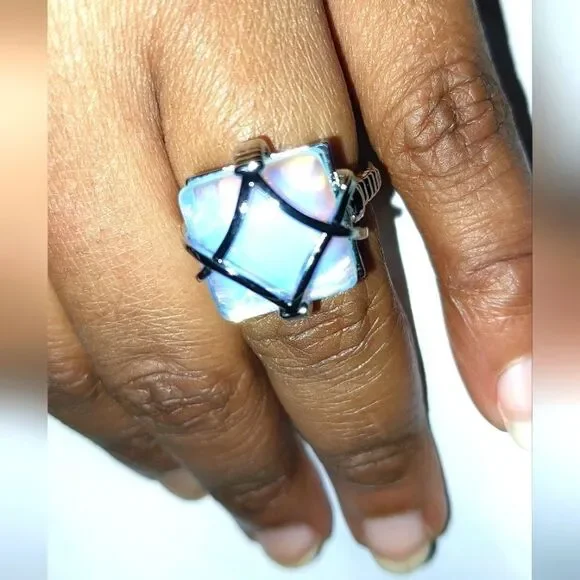 Beautiful vintage caged moonstone ring sz.6 - Picture 2 of 9